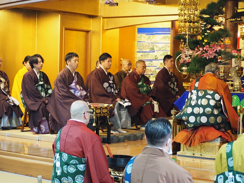 専修寺報恩講　結願日中